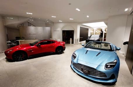 アストンマーティン銀座店内写真1